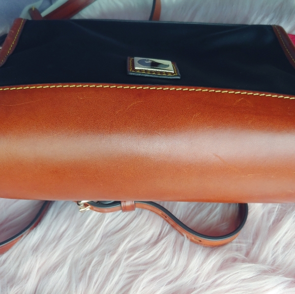 Dooney & Bourke crossbody - Picture 14 of 15